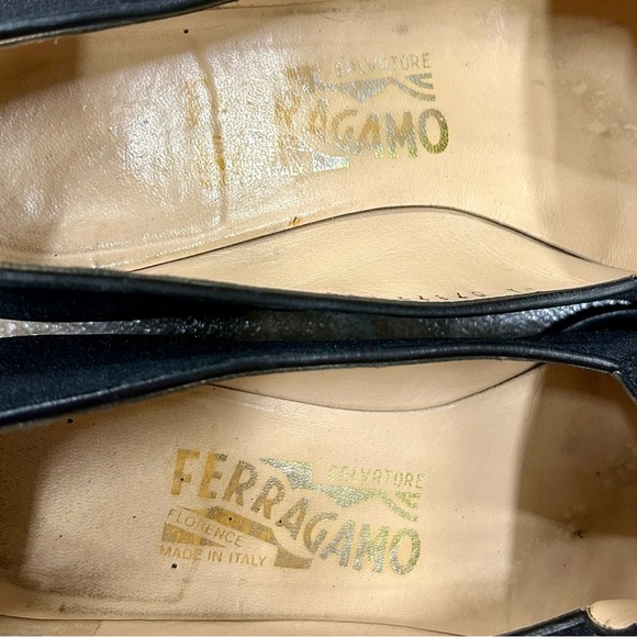 Salvatore Ferragamo Black Fabric Vara Bow Loafers
Size: 7 C (fits true to size) - Picture 6 of 9